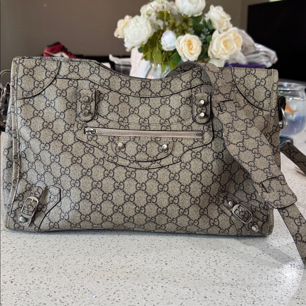 🩶🤍Gucci x Balenciaga GG Supreme Medium Neo Classic Handle Bag